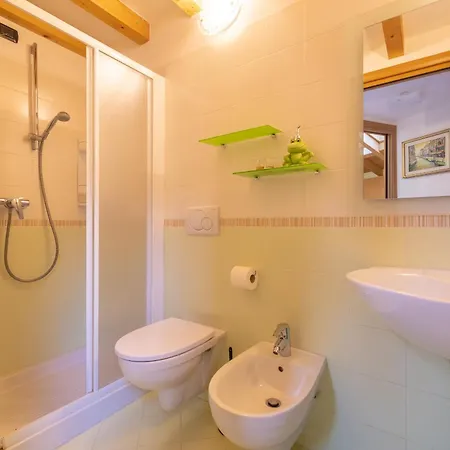 Apartment By The Ferry - Menaggio