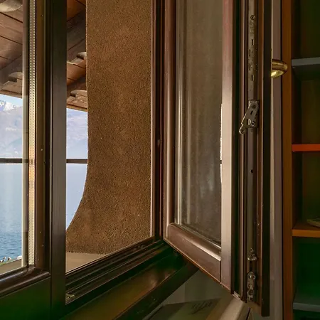 Apartment By The Ferry -