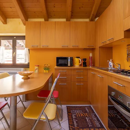 By The Ferry - Апартаменты Менаджо